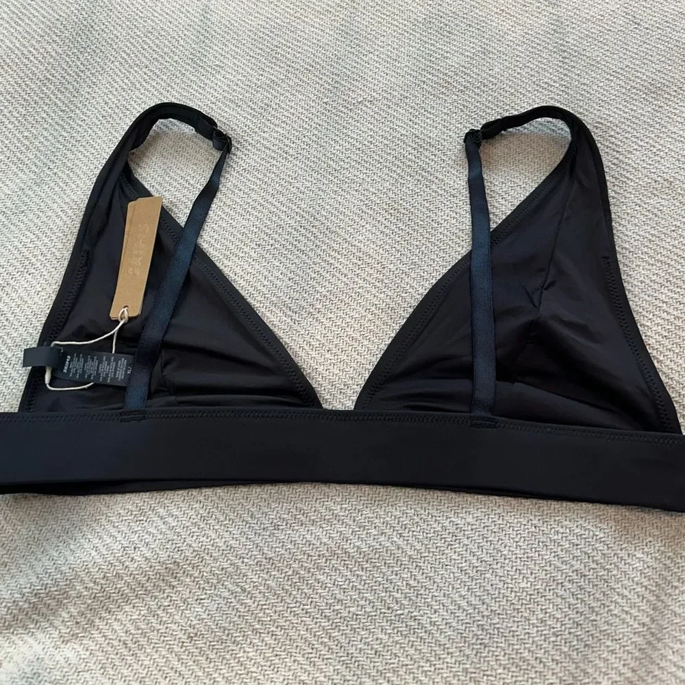 SKIMS Plunge Swim Bikini Top Size XL NWT Onyx Black Adjustable Straps